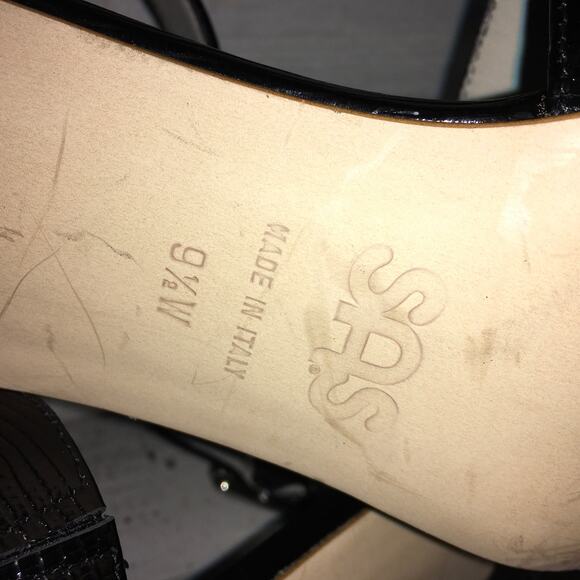 Black Women's Heeled Sandals - Picture 8 of 10